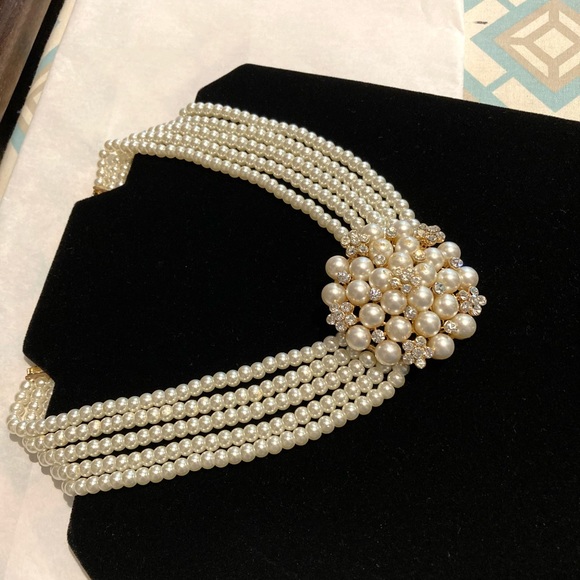 STATEMENT Necklace. Faux PEARLS with PENDANT. BEAUTIFUL STUNNING - Picture 5 of 16